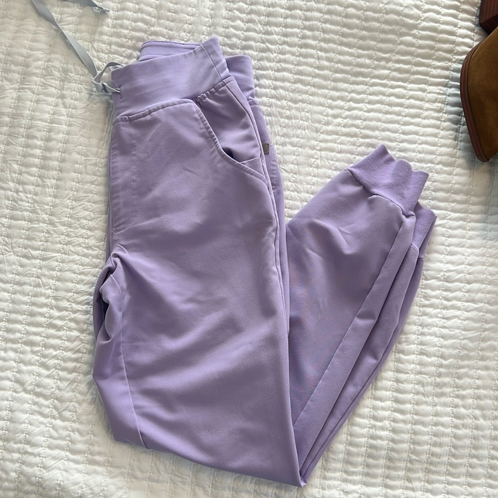 Figs Scrub Set in Lavender